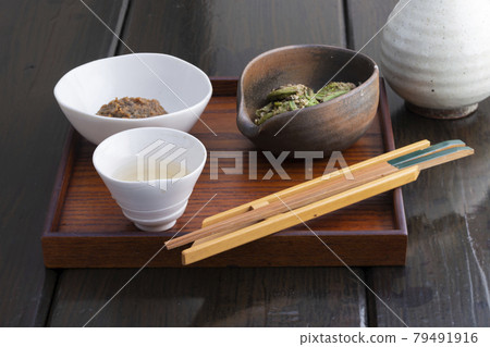 春天的小碗和清酒 春天的小碗和清酒 79491916