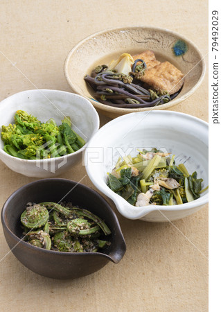 Seasonal dishes Spring small bowl Seasonal dishes Spring small bowl 79492029