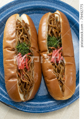 炒麵麵包 79492775