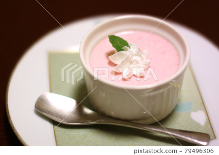 Rustic handmade bavarois 79496306