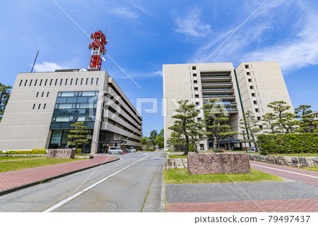 福井縣福井市、福井縣廳和福井縣警察總部天氣晴朗 79497437