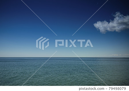A cloud above the sea A cloud above the sea 79498079
