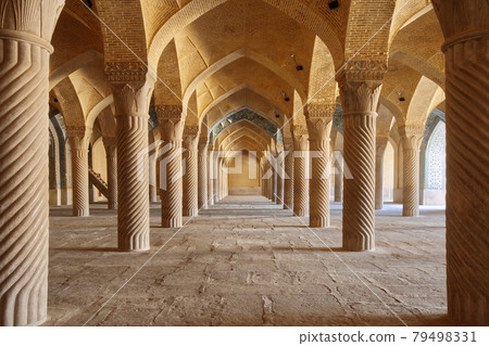 Vaulted prayer hall of Vakil mosque, supported by 48 carved monolithic columns. Built between 1751 and 1773, restored in the 19th century during the Qajar period. 79498331