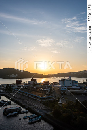 Sunrise of Toba Bay 79501176