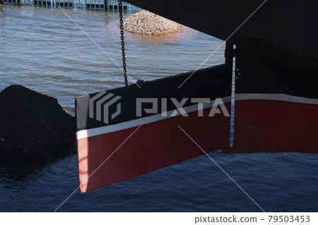 Keel of an old ship at the stern. 79503453