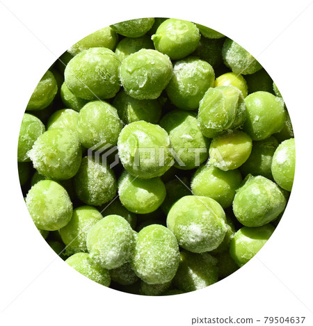 Fresh green frozen peas grains, nutritious and healthy green vegetables 79504637