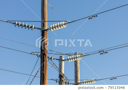 Photograph of a transmission line cable system and assembly 79513046