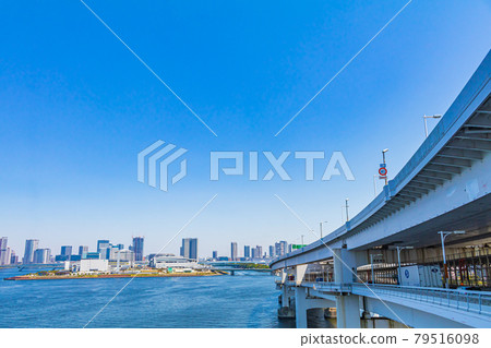 [Tokyo cityscape] View of Tokyo city from Rainbow Bridge 79516098