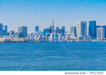 [Tokyo cityscape] View of Tokyo city from Rainbow Bridge 79517035