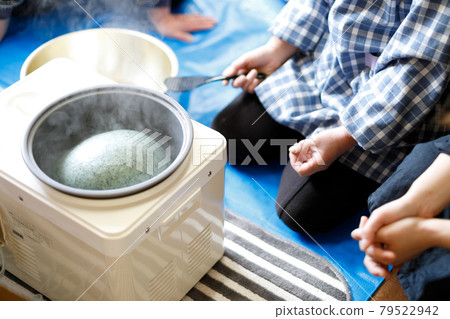 用麻糬機製作草麻糬 79522942