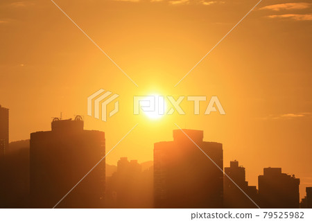 the sunset of Sheung Wan, hong kong 26 Dec 2020 the sunset of Sheung Wan, hong kong 26 Dec 2020 79525982