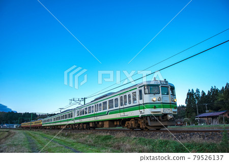 越後線115系列 79526137