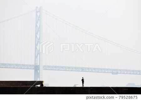 Standing at Akashi Ohashi during summer vacation 79528675