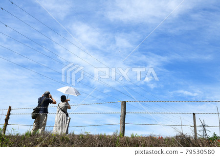 在銀行的資深夫婦 79530580