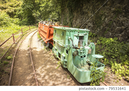 Battery truck at Sado Mine Doyukou 79531641