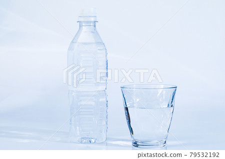 Cup of water and plastic bottle 79532192