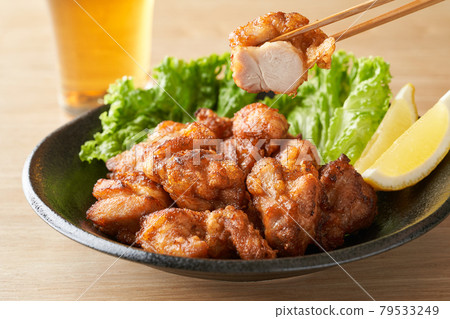 Deep-fried chicken Deep-fried chicken 79533249