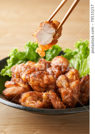  Deep-fried chicken 79533257