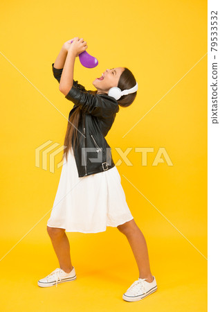Sing like a rock star. Hairbrush mic. Imaginary stage. Sing like a rock star. Hairbrush mic. Imaginary stage. 79533532