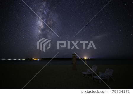 《Miyakojima, Okinawa》 Starry sky of Miyakojima seen from Yonaha Maehama Beach 79534171