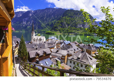One of the most beautiful lakes of Europe and scenic village Hallstatt in Austria 79534870