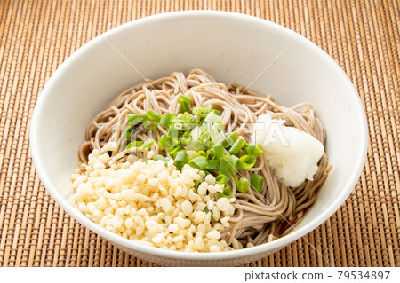 Bukkake soba. Bukkake soba. 79534897