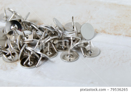 Pushpins, pushpins, pushpins, needles, stabs, stationery, stationery, offices, pins, household goods Pushpins, pushpins, pushpins, needles, stabs, stationery, stationery, offices, pins, household goods 79536265