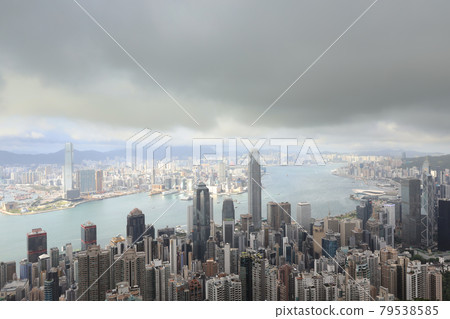 The Peak before rain sky have rain cloud, hk 11 Jue 2021 The Peak before rain sky have rain cloud, hk 11 Jue 2021 79538585