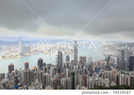 The Peak before rain sky have rain cloud, hk 11 Jue 2021 The Peak before rain sky have rain cloud, hk 11 Jue 2021 79538587