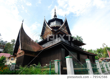SUMATERA, INDONESIA -JUNE 10, 2014: Facade of Surau Nagari Lubuk Bauk at Tanah Datar, Sumatera Barat, Indonesia. It was a place for muslim to perform prayer and religious activity since 1901. 79542566