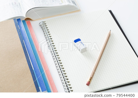 Notes and writing instruments 79544400