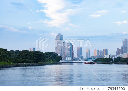 東京中央區濱離宮附近的夏日風景 東京中央區濱離宮附近的夏日風景 79545300