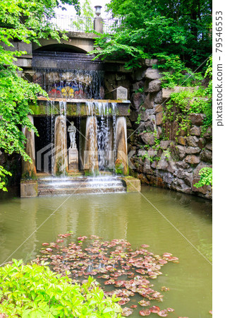 Thetis grotto with Venus de' Medici statue in Sofiyivka park in Uman, Ukraine 79546553