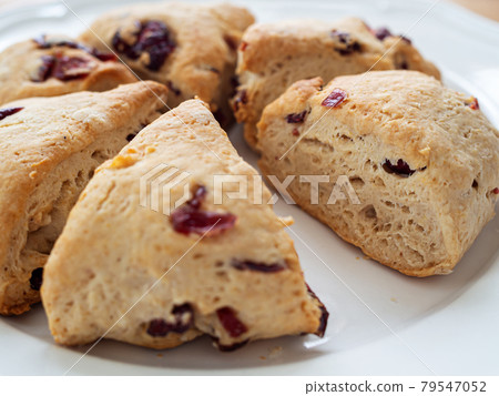 Handmade cranberry scones 79547052