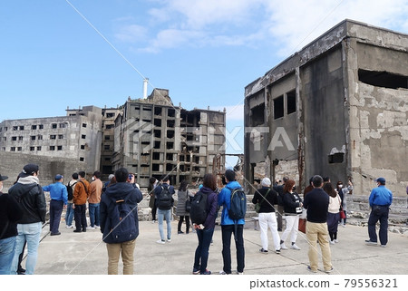 Apartment in the southern part of Gunkanjima seen from the 3rd tour square 79556321