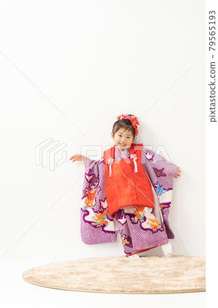Shichigosan dressing 3 years old kimono Shichigosan dressing 3 years old kimono 79565193