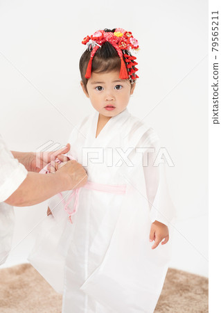 Shichigosan dressing 3 years old kimono Shichigosan dressing 3 years old kimono 79565211