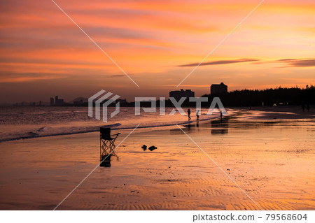 Silhouette beach with twilight sky at dusk, Cha-am 79568604