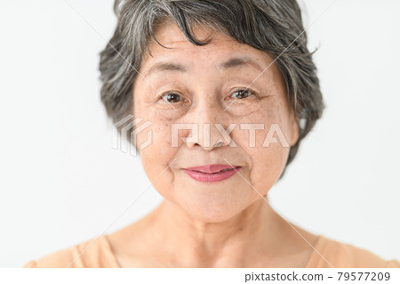 Senior women's eyes face care Senior women's eyes face care 79577209