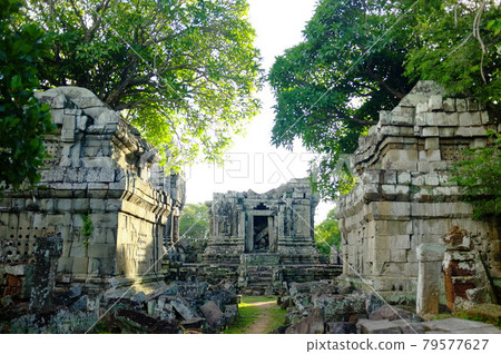Sacred Mountain Phnom Bok Ruins 79577627