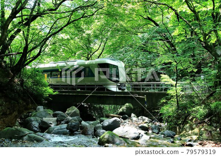 Going on Aizu Road while watching the mountain stream ... "Limited Express Liberty Aizu" at Ryuokyo Station Going on Aizu Road while watching the mountain stream ... "Limited Express Liberty Aizu" at Ryuokyo Station 79579319