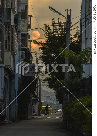 天上、天上、天上的清塵城一景。 79582606