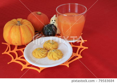 Halloween snack time Halloween snack time 79583684