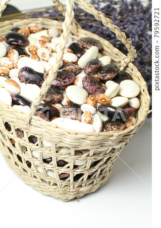 Assortment of three types of beans 79592721