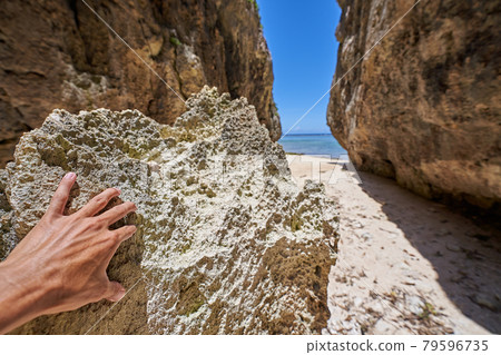 Bise Warumi A mysterious landscape created by the nature of Okinawa Men's hands touching power stones Bise Warumi A mysterious landscape created by the nature of Okinawa Men's hands touching power stones 79596735
