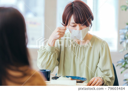 面膜晚餐，面膜吃喝的女人 79603484