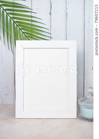 Picture frame mockup on wooden wall Picture frame mockup on wooden wall 79607213