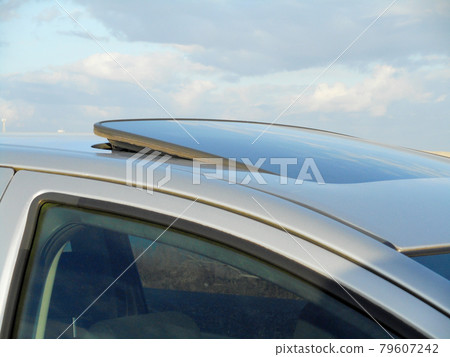 Tilt-up car glass sunroof Tilt-up car glass sunroof 79607242