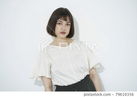 Simple fashion female portrait Simple fashion female portrait 79610356
