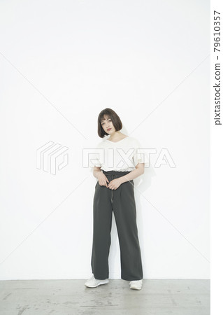 Simple fashion female portrait Simple fashion female portrait 79610357